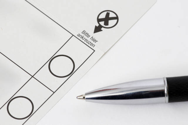 Wahl + Stimmzettel + Ankreuzen
