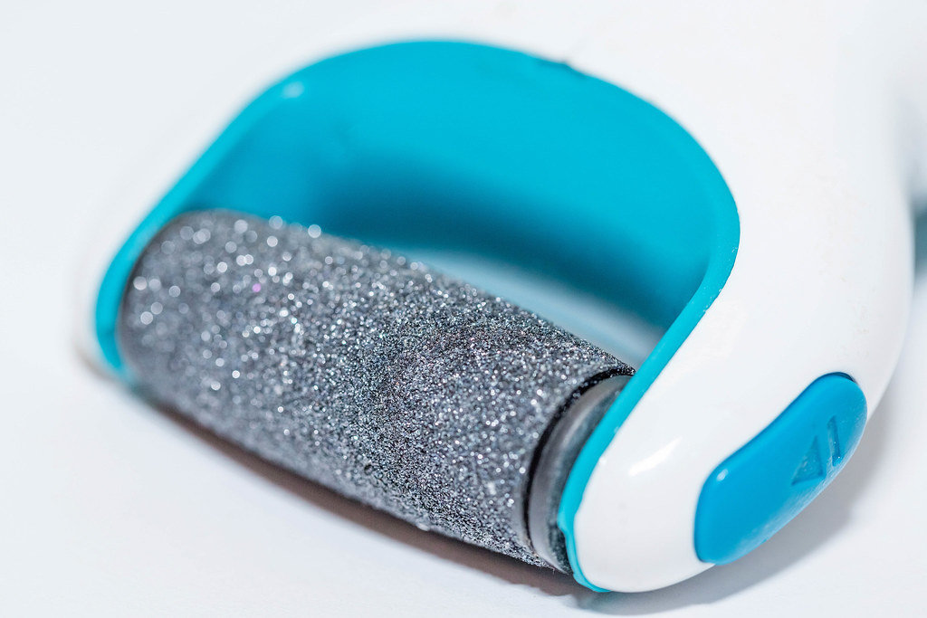 Roller nail file for foot skin care