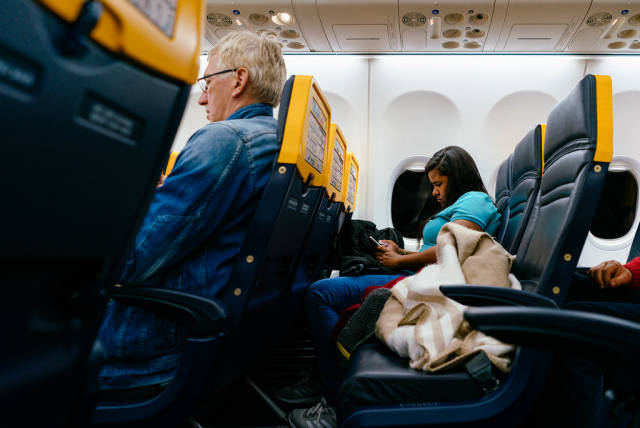 Passenger on board Ryanair airplane