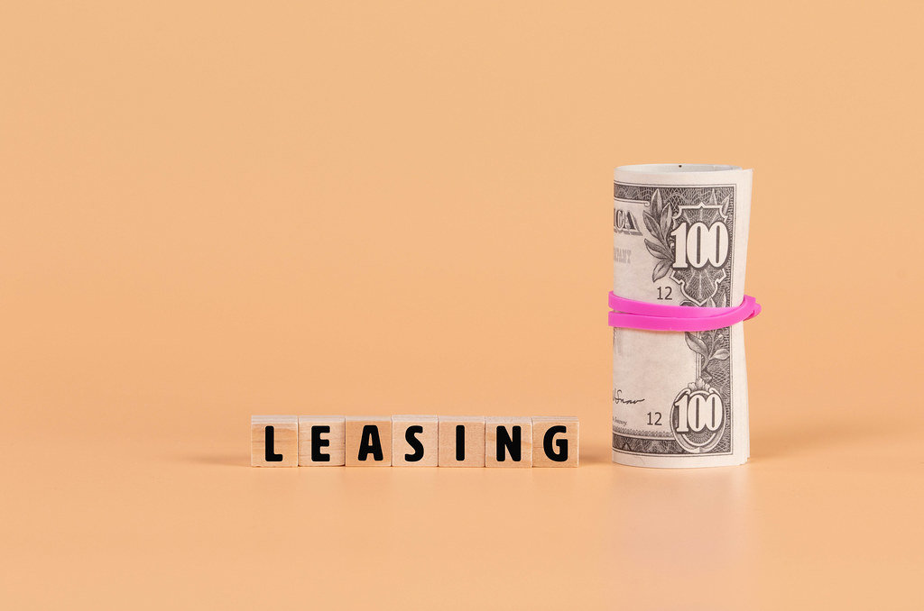 Money roll with leasing text