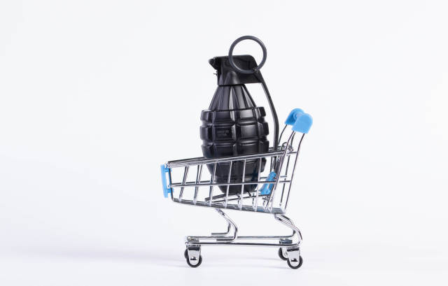Hand grenade in shopping cart