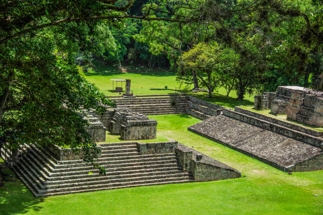 Ein Stadion der Maya