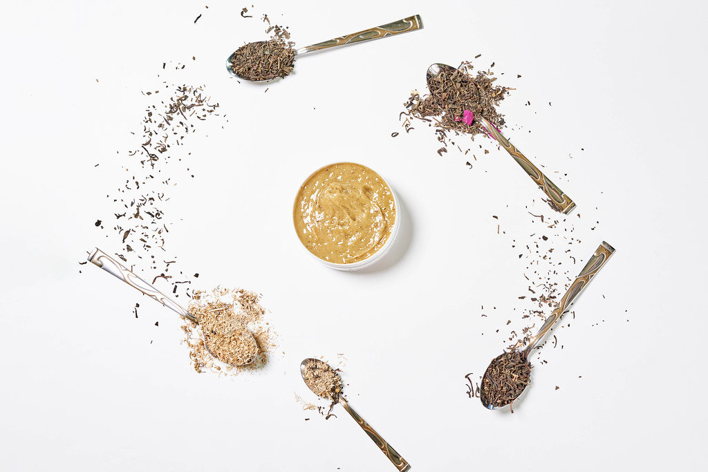 Tea leaves based anti-aging lift cream