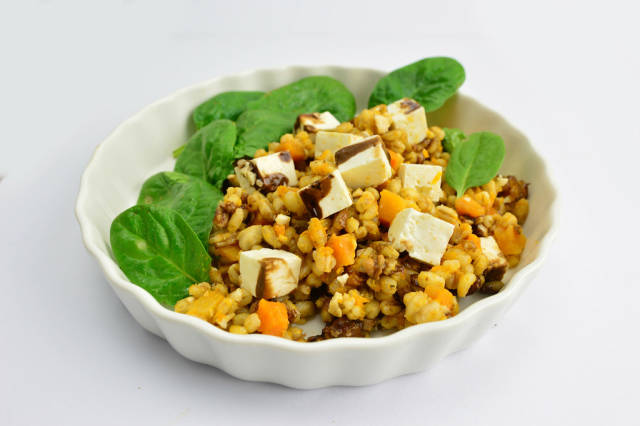 Pearl barley with feta cheese and spinach