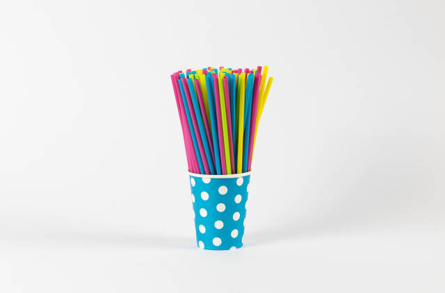 Straws in a paper cup
