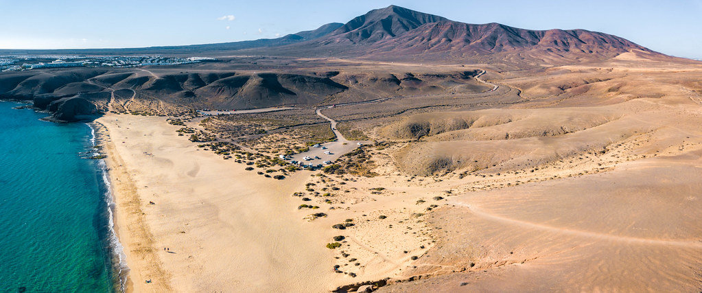 Panorama of Playa de Papagayo beach / Panorama von Strand Playa de Papagayo