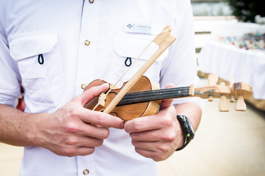 Winzige Spielzeug-Violine