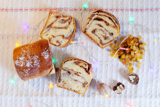 Christmas sponge cake with raisins and nuts