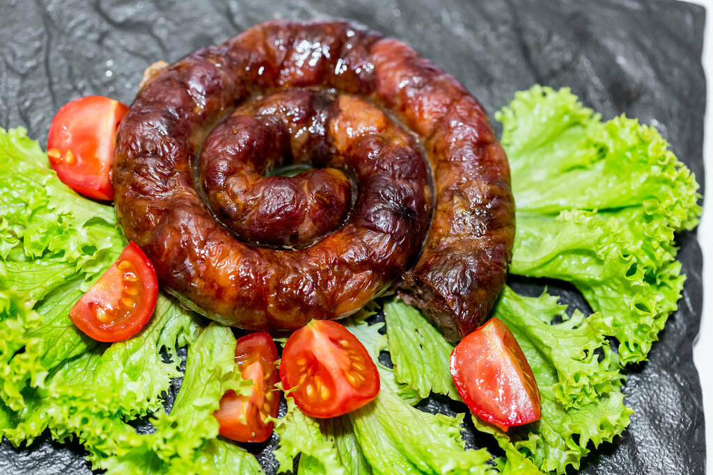 Fresh sausage with vegetables