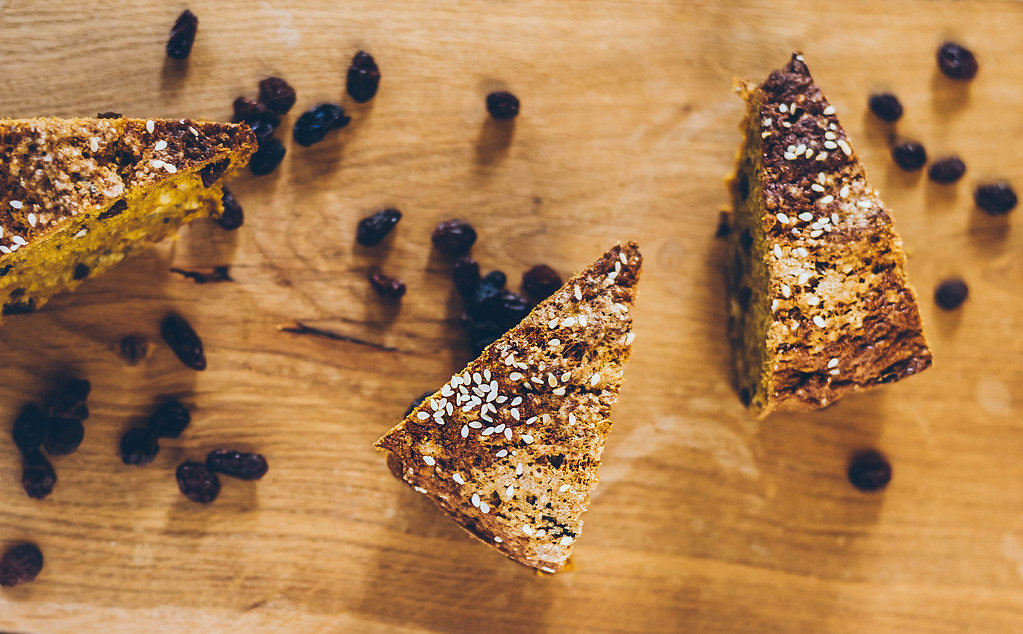 Tasty Carrot Cake With Raisins