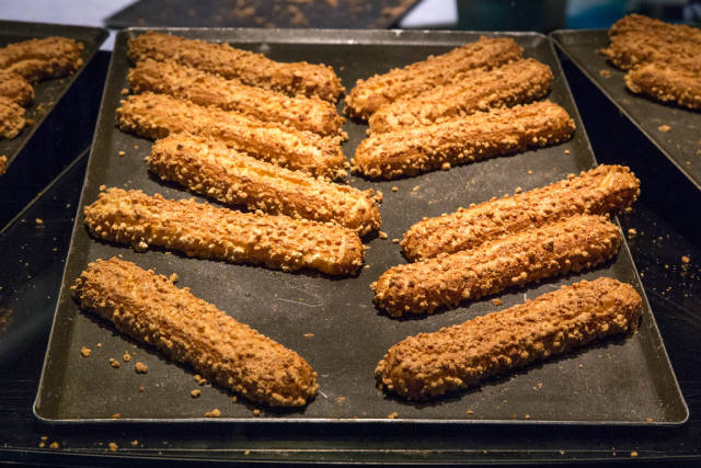 Croquantchou Zakuzaku: Süße Käsestangen