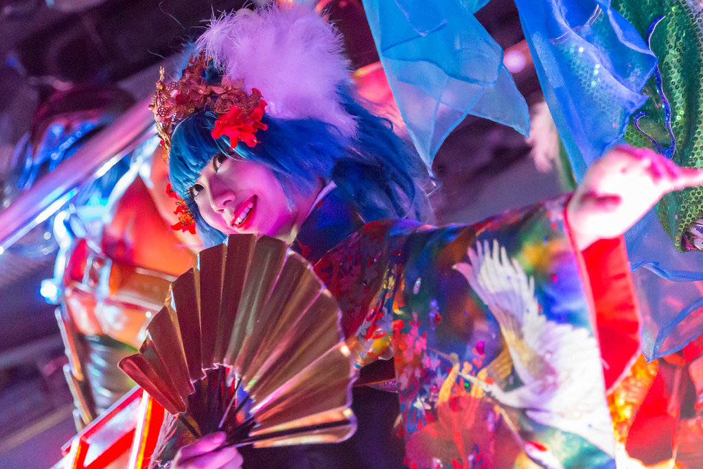 Tänzerin mit Fächer