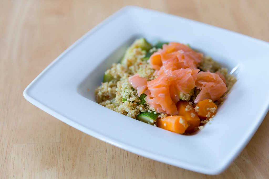 Quinoa Mit Lachs M Hren Und Zucchini Kostenloses Foto Auf Ccnull De Ccby De