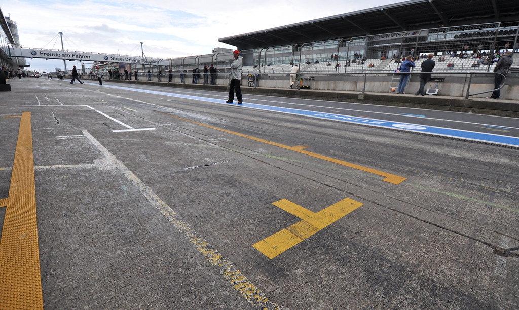 AvD-Oldtimer-Grand-Prix 2011: Boxengasse