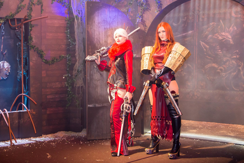 Cosplayer von Revelation bei der Cosplay Schmiede Gamescom 2017