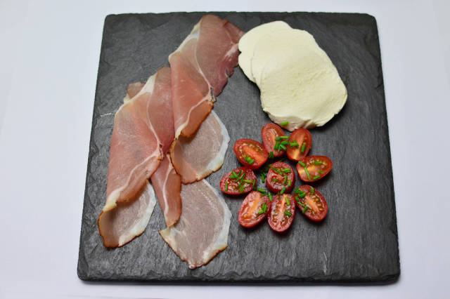 Parma ham with mozzarella and cherry tomatoes
