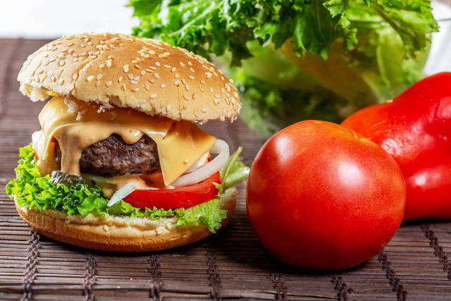 Hamburger with vegetables