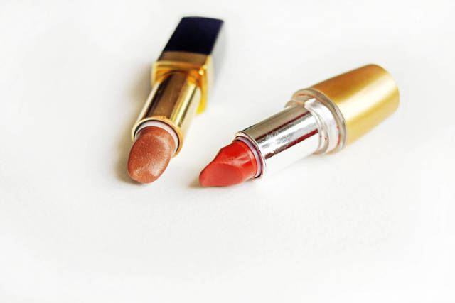 Lippenstifte (engl. Lipsticks)