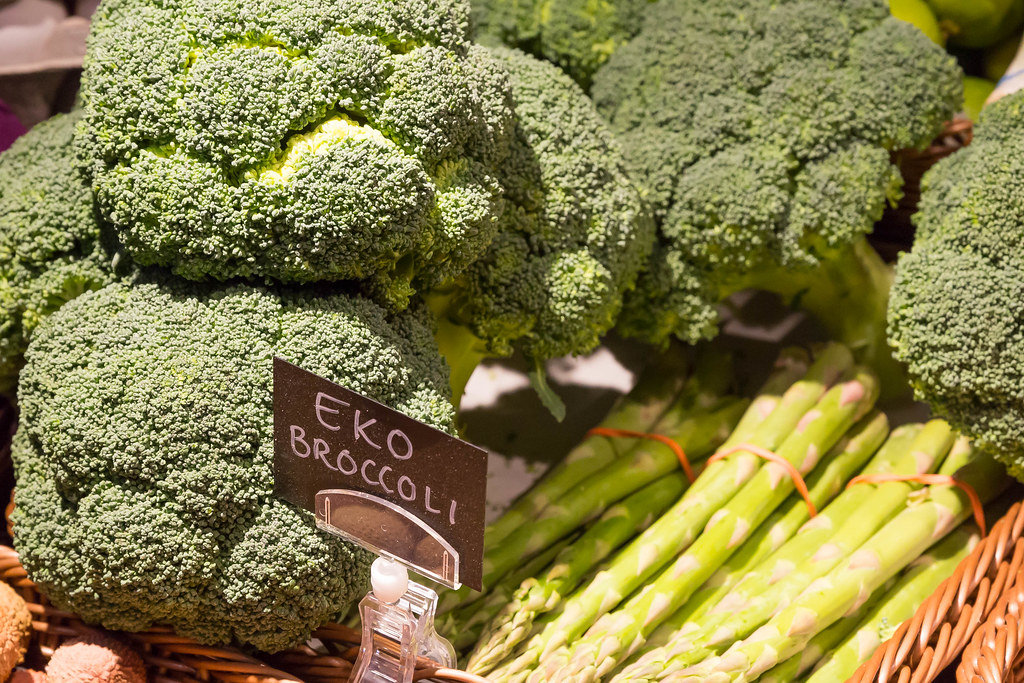 Frischer Brokkoli und Spargel