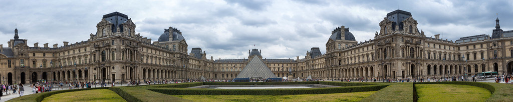 Panorama: Musée du Louvre in Paris