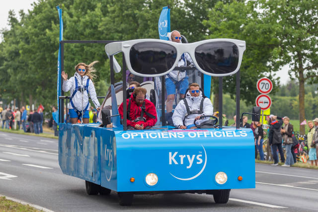 Krys-Sonnenbrillen bei der Tour-Werbekarawane