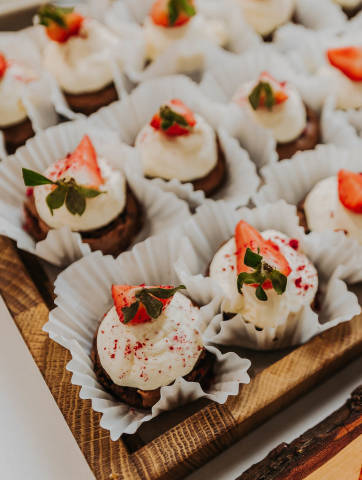 Little Cream Cupcakes