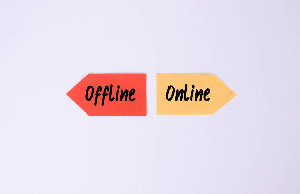 Two arrows with Online and Offline text on white background