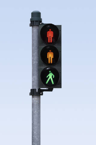 Fußgängerampel auf . . . rot, gelb, grün??