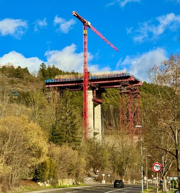 Bauarbeiten an einer Brücke_3