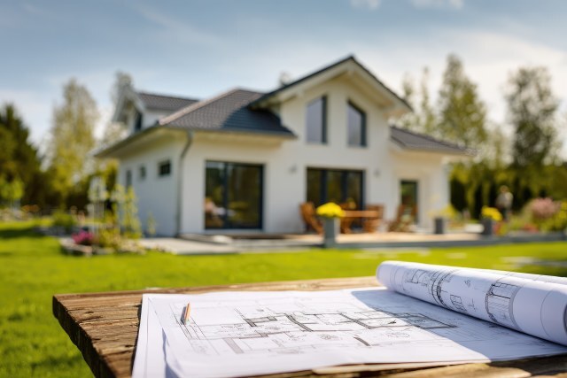 Hausbau und Pläne im Garten