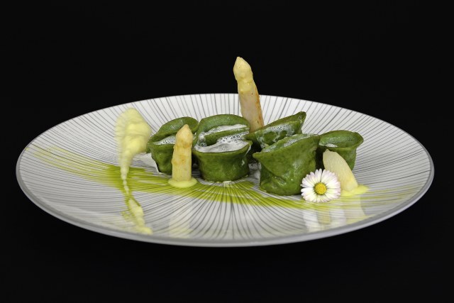 Tortelloni mit Spargelfülle