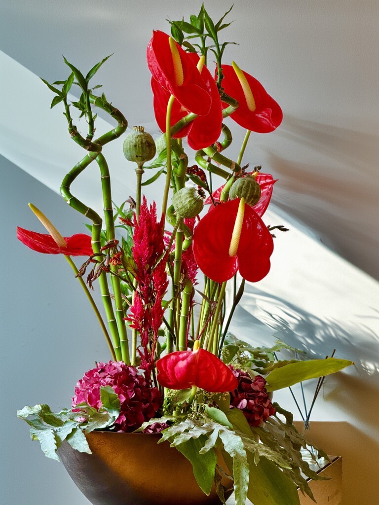 Buntes Blumenarrangement