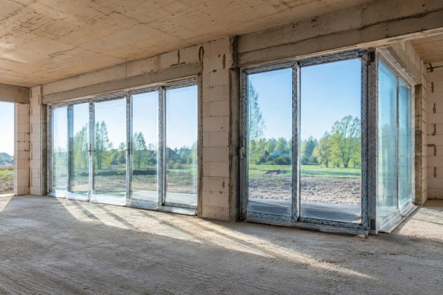 Moderne Fenster im Bau